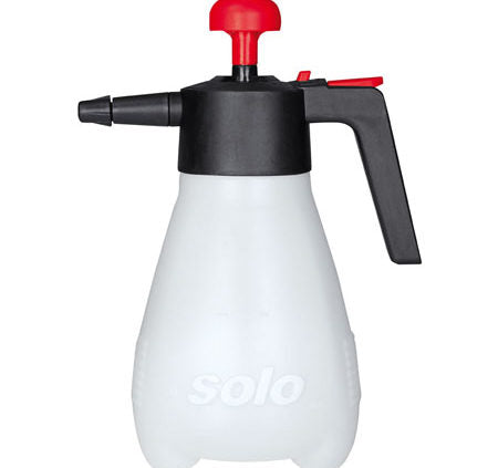 Solo 1.25 Gallon One-Hand Sprayer 403